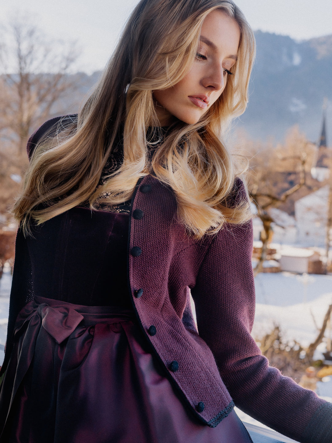 Trachtenjacke Ingrid in Rubinrot
