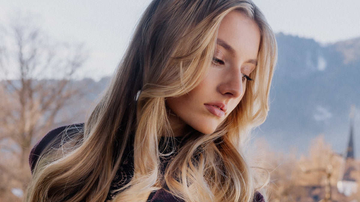 Dirndljacke_ingrid_ _artikel_1316_ _reine_schurwolle_ _litzlfelder_manufaktur_ _modell_blond _farbe_rubinrot