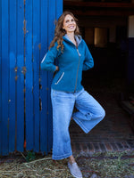 Load image into Gallery viewer, Strickjacke mit Kapuze Emily in Türkisblau
