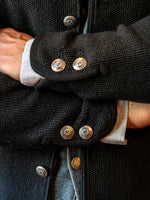Load image into Gallery viewer, Strickjacke Paul in Schwarz
